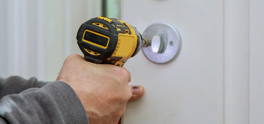 Street Locksmith For Smart Lock Repair in Boynton Beach, FL